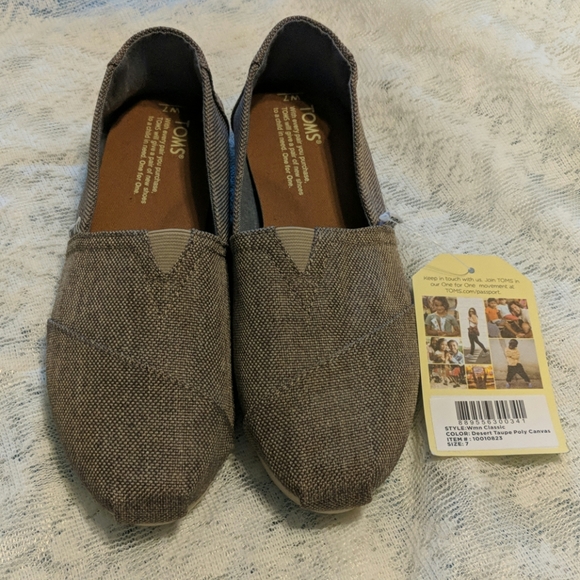 Toms Shoes - Tom's new with tags taupe classics